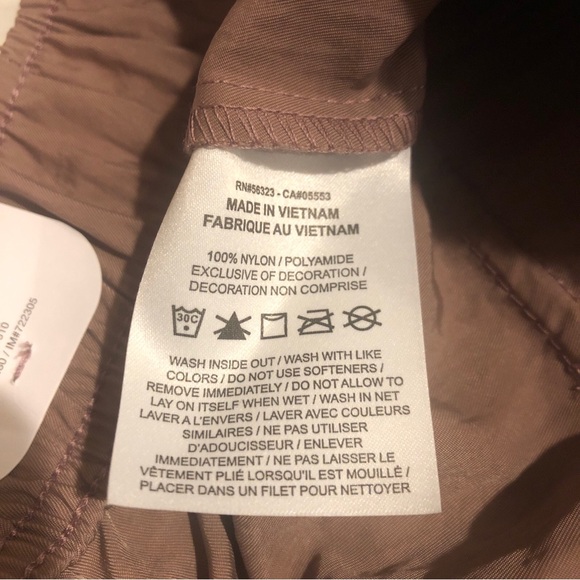 Nike Womens Size XS Woven High Rise Cargo Shorts Platinum Loose Fit Smokey Mauve - Picture 10 of 12